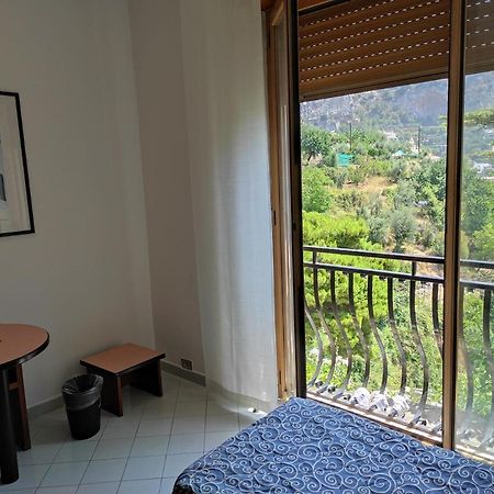 Le Super Suite Del Domina Royal Positano Exterior photo